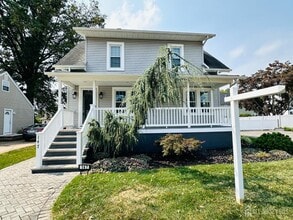 Building Photo - 147 Joseph St