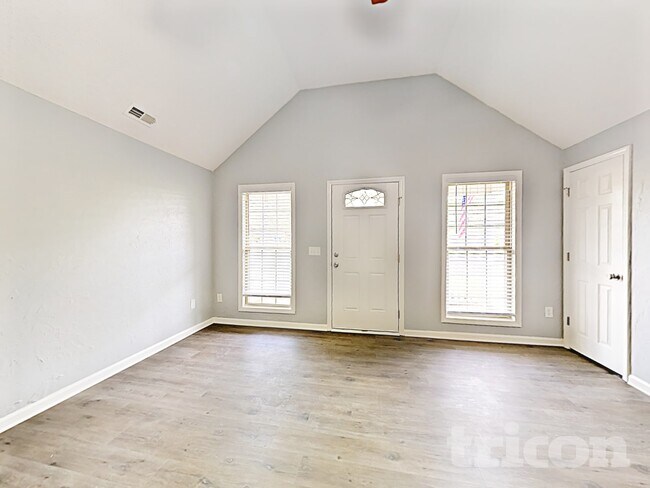 Building Photo - 5091 Daffodil Ln