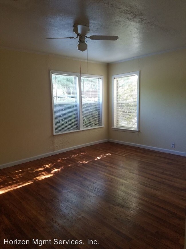 Building Photo - 202 Wiggs Ln