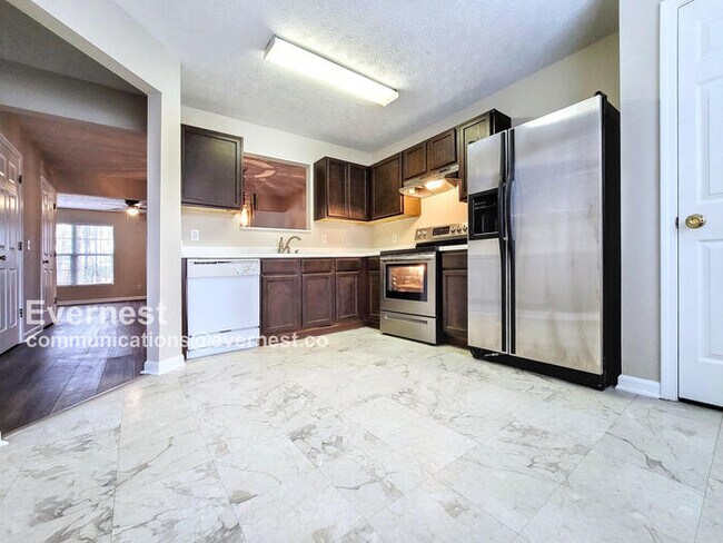 Foto del edificio - 5589 Strathmoor Manor Cir