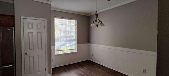 Building Photo - 370 Brentwood Dr