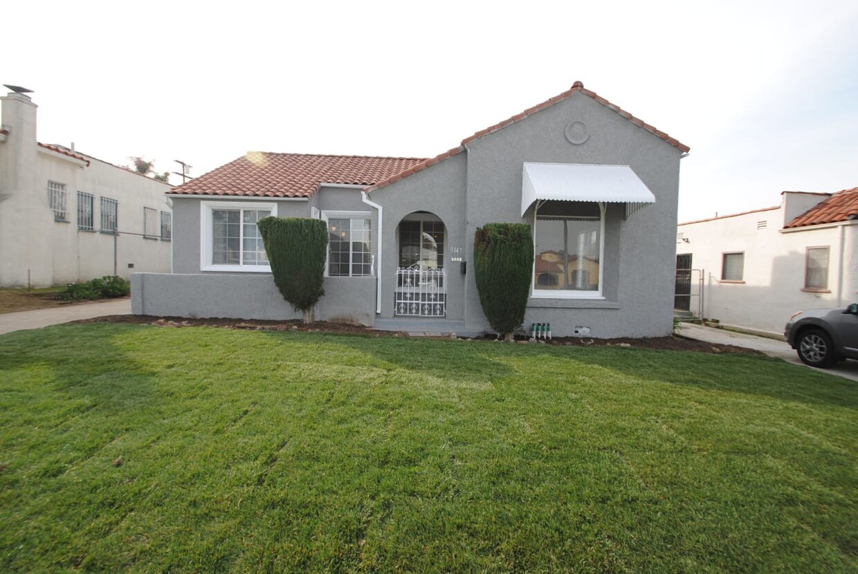 Foto principal - 9147 S Denker Ave