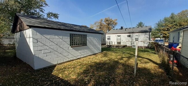 Building Photo - 8662 Ford Ave
