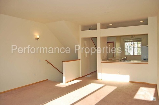 Building Photo - 14734 SW Trout Creek Ln