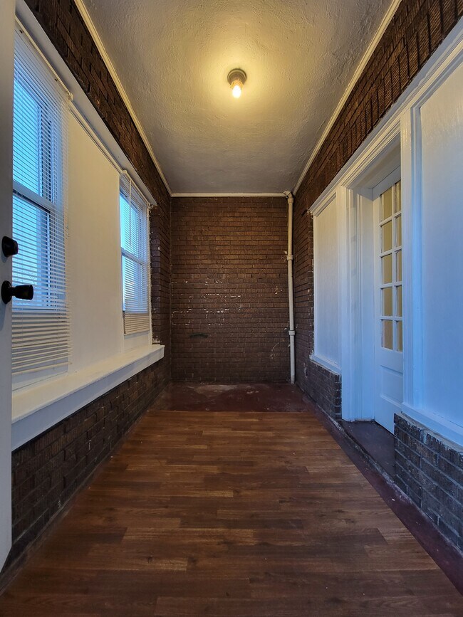 Enclosed Balcony - 4858 N Broad St