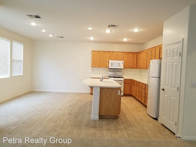 Foto del edificio - 3 br, 2.5 bath House - 617 Wandering Viole...