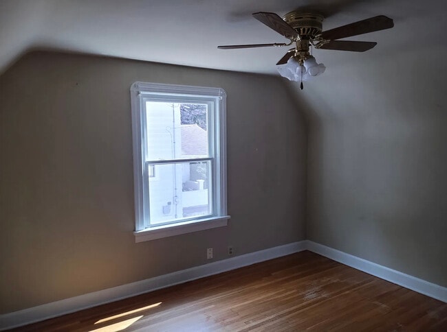 Building Photo - 363 Sturges Ave