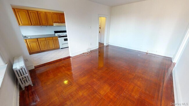 Foto del edificio - 108-25 72nd Ave