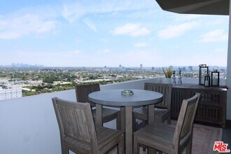 Building Photo - 1155 N La Cienega Blvd