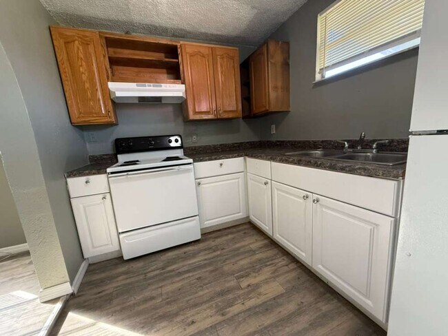 Foto del edificio - Cozy Plant City Bungalow