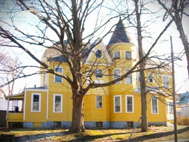 Foto del edificio - 25 Woodlawn Ave