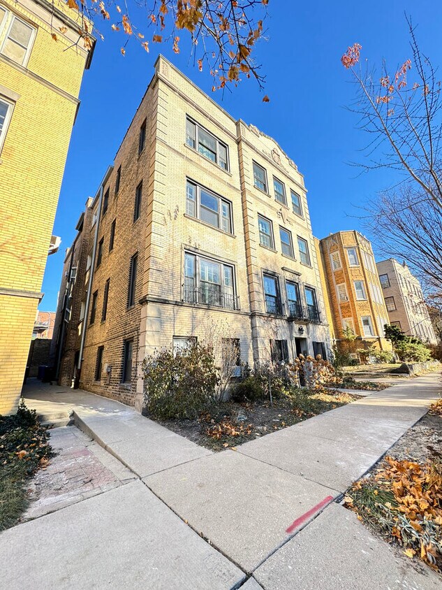 Primary Photo - 2054 W Farwell Ave