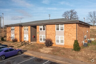 Exterior - Magnolia Ridge Apartments