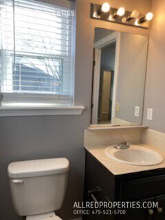 Building Photo - 1232 Wilson St