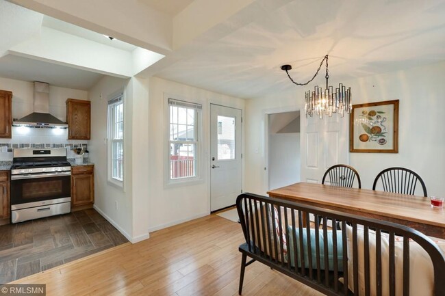 Building Photo - Perfect 4 bedroom count Home in Columbia H...