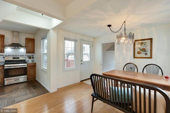 Foto del edificio - Perfect 4 bedroom count Home in Columbia H...