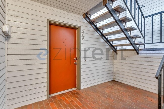 Building Photo - 264 Cervantes Cir