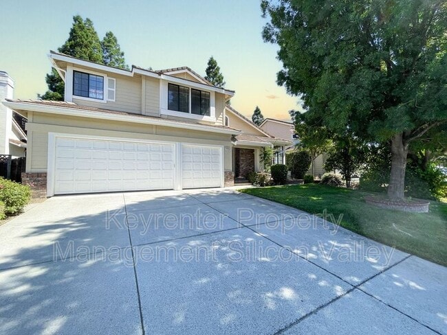 Building Photo - 16580 Trail Dr