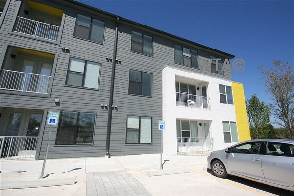 Foto del edificio - 2900 Manor Rd