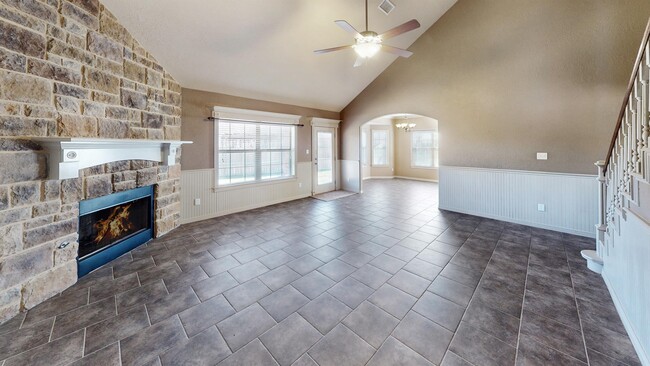 Building Photo - 2706 Colony Creek Dr