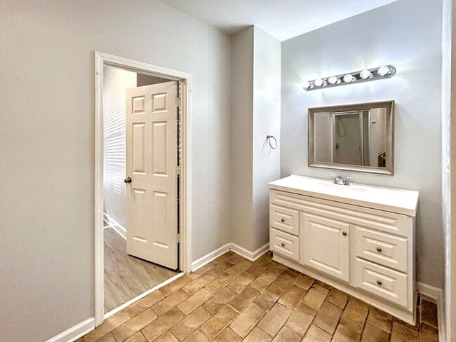 Foto del edificio - 992 Sims Ave NW