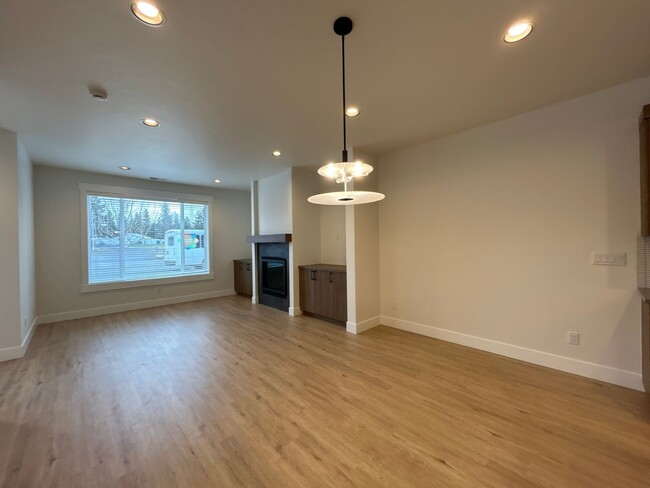 Foto del edificio - 3 Bedroom / 2.5 Bathroom Townhome in SE Bend