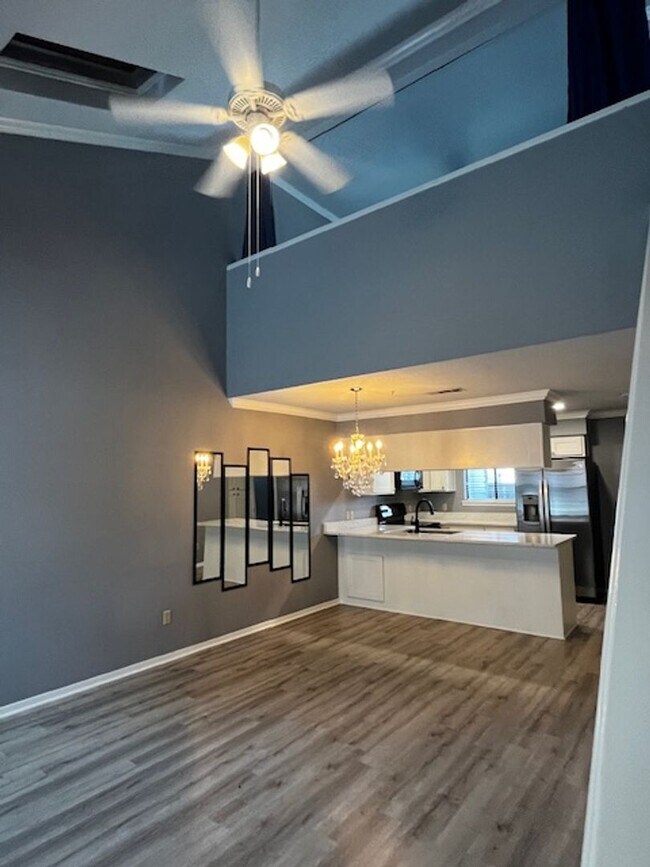 Building Photo - Carriage Oaks Townhouse for Rent
