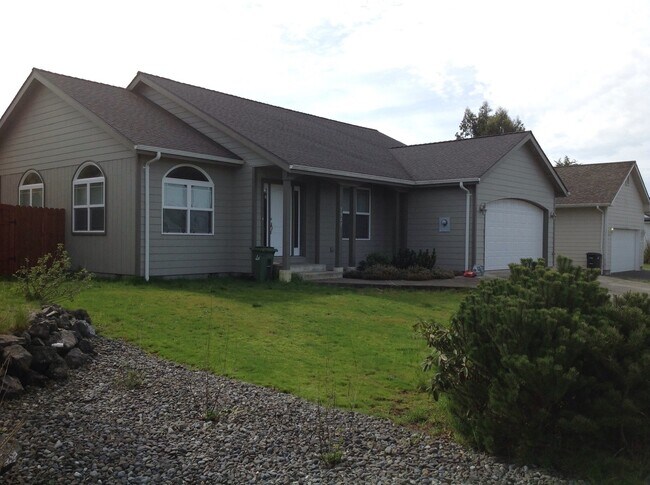 Building Photo - 1602