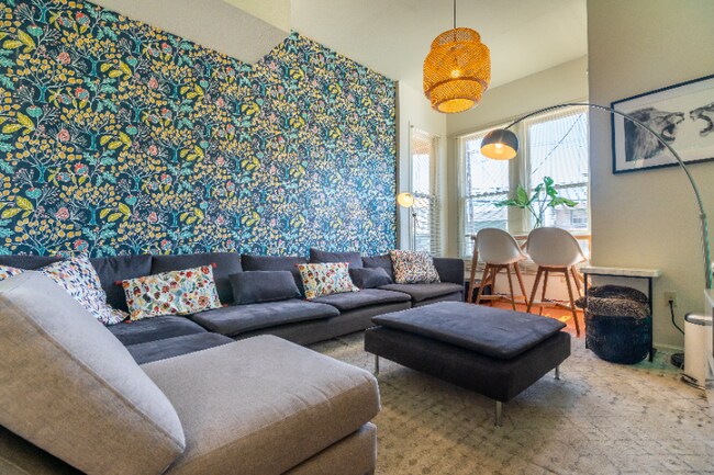 Foto del edificio - 2221 Dwight Way