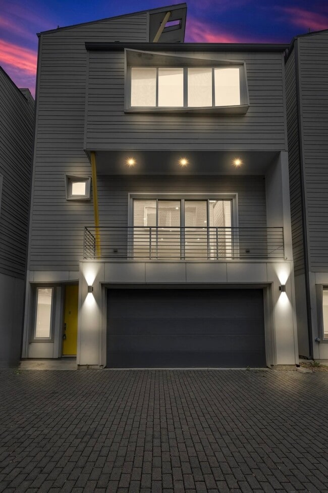 Building Photo - 1512 Weber St