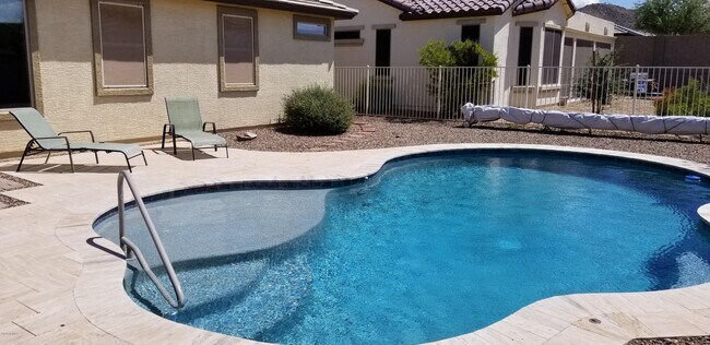 Foto del edificio - 17531 W Cedarwood Ln