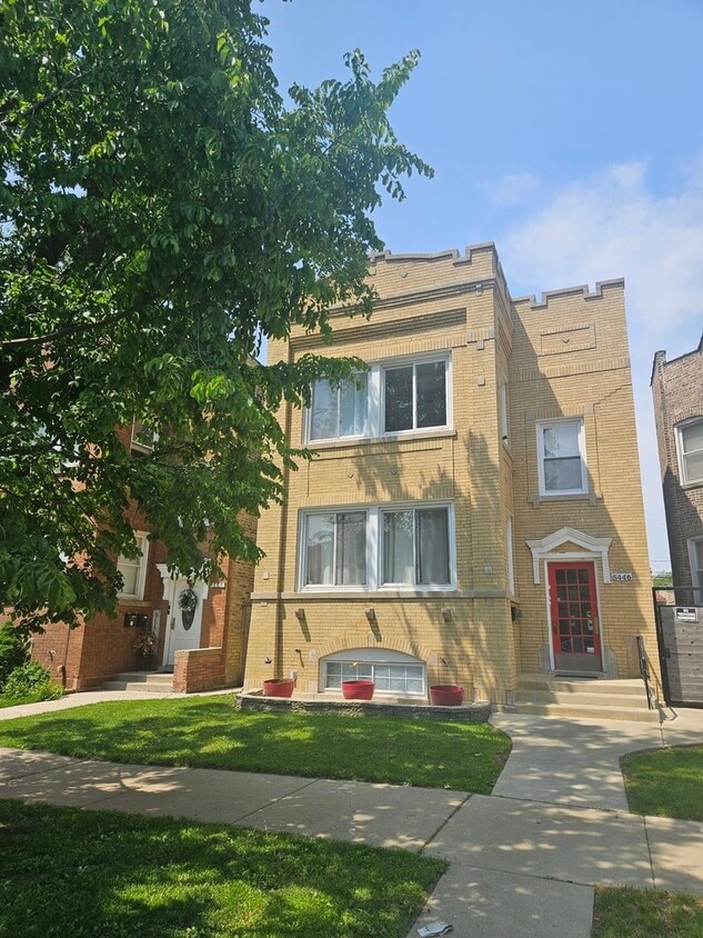 Primary Photo - 5446 N Spaulding Ave