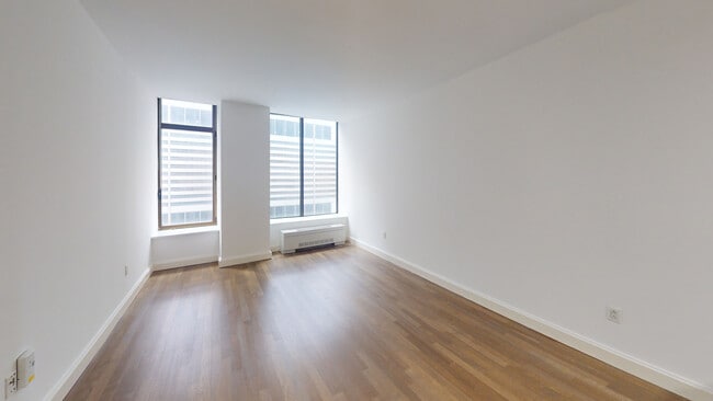 Interior Photo - 10 Hanover Square