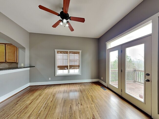 Building Photo - 2088 Eagle Ridge Dr