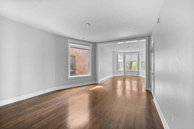Foto del edificio - 1651 S Drake Ave