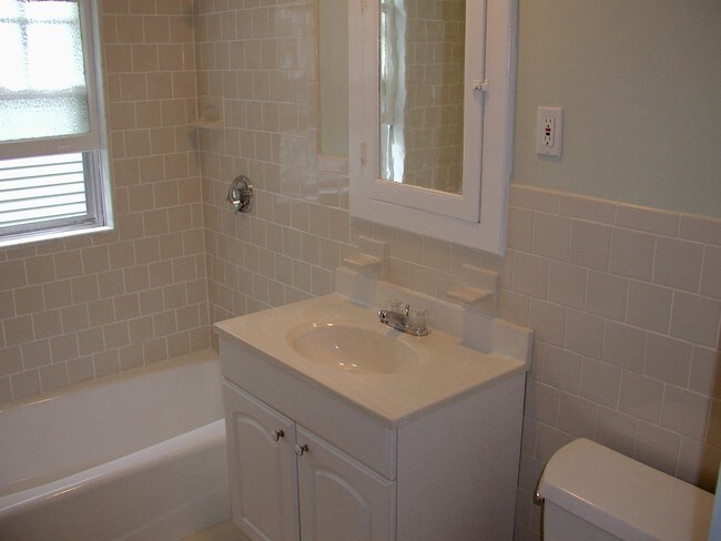 Baño - 13 Higgins St