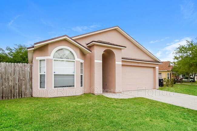 Building Photo - 718 Palmera St