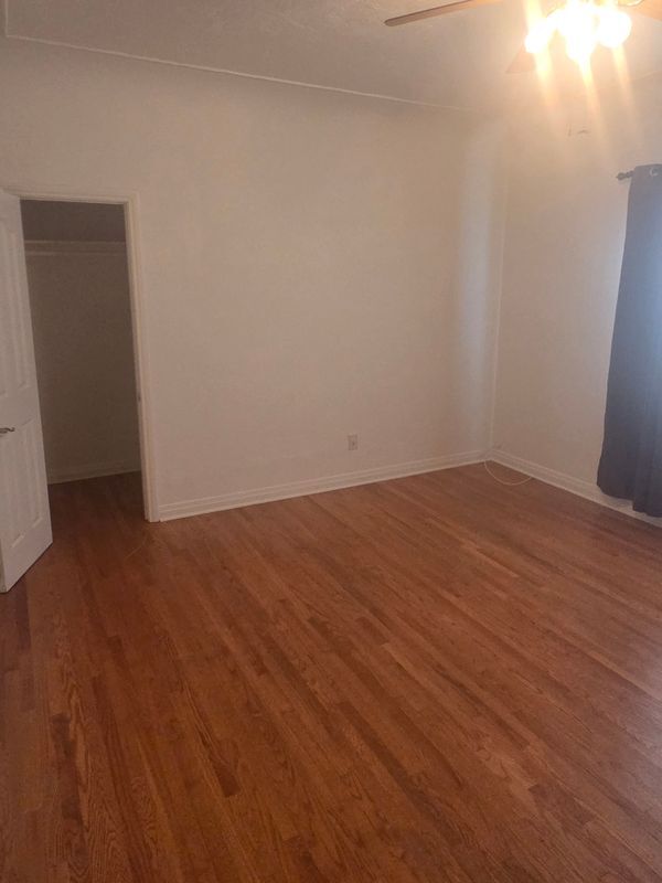 Foto del edificio - 1330 S Ridgeley Dr