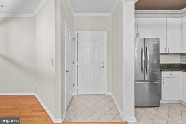 Building Photo - 4951 Brenman Park Dr