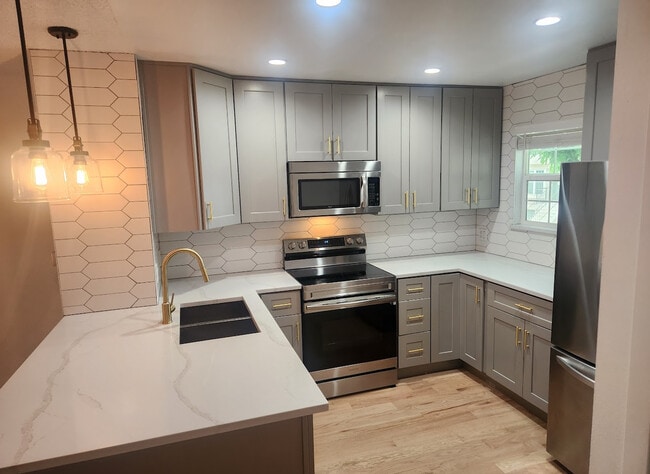 Kitchen - 1811 S Quebec Way