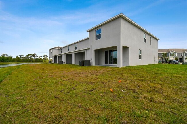 Building Photo - 33050 Major Oak Dr
