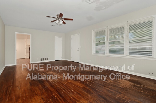 Building Photo - 4332 Sussex Dr