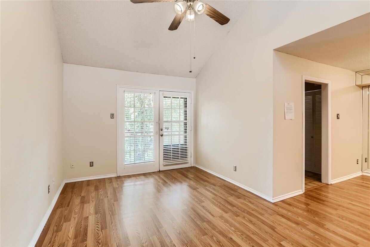 Photo - 16301 Ledgemont Lane #257 , Addison TX 75001