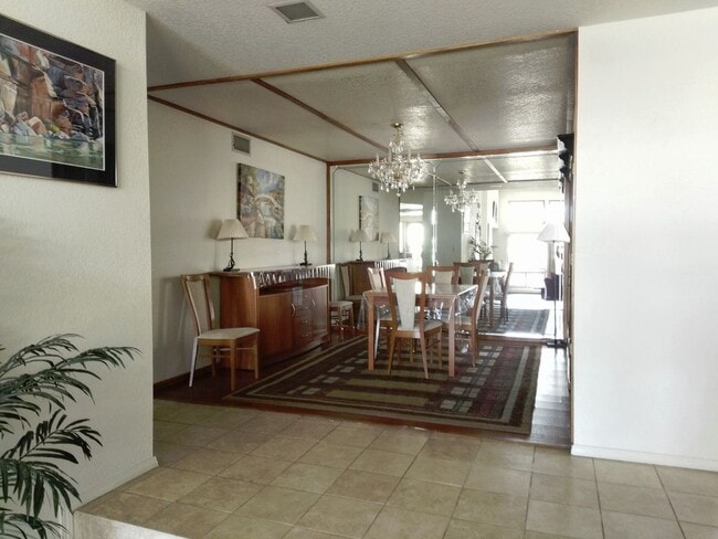 Foto del edificio - 2 Bed 2 Bath Fully Furnished