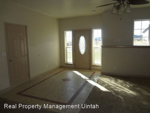 Foto del edificio - 6 br, 3.5 bath House - 4108 W 700 N