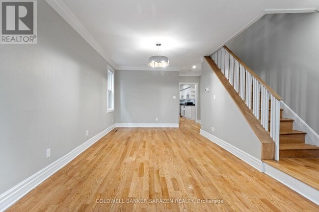 Building Photo - 447 Green Ave