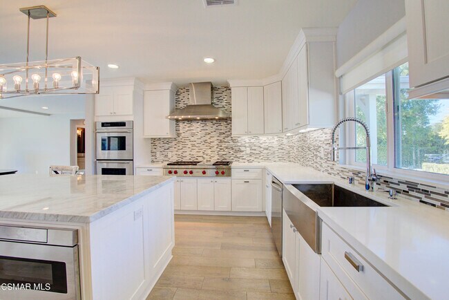 Building Photo - 1246 La Jolla Dr