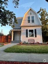 Building Photo - 323 W Myrtle St