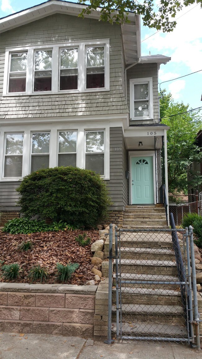 105 Lyons Ave, Newark, NJ 07112 Apartment for Rent in Newark, NJ