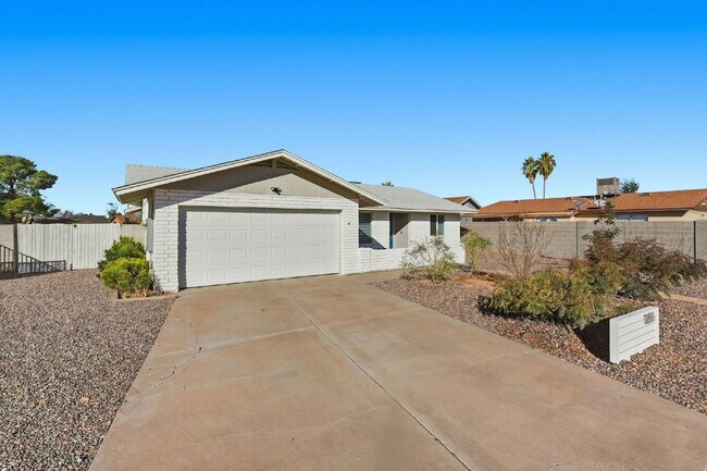 Foto del edificio - 1056 S Lazona Dr